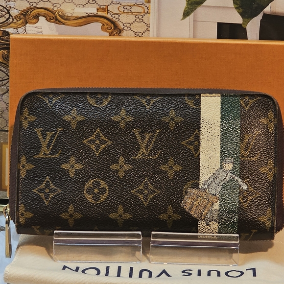 Louis Vuitton Limited Edition Monogram Porter Organizer/Wallet - Picture 5 of 16